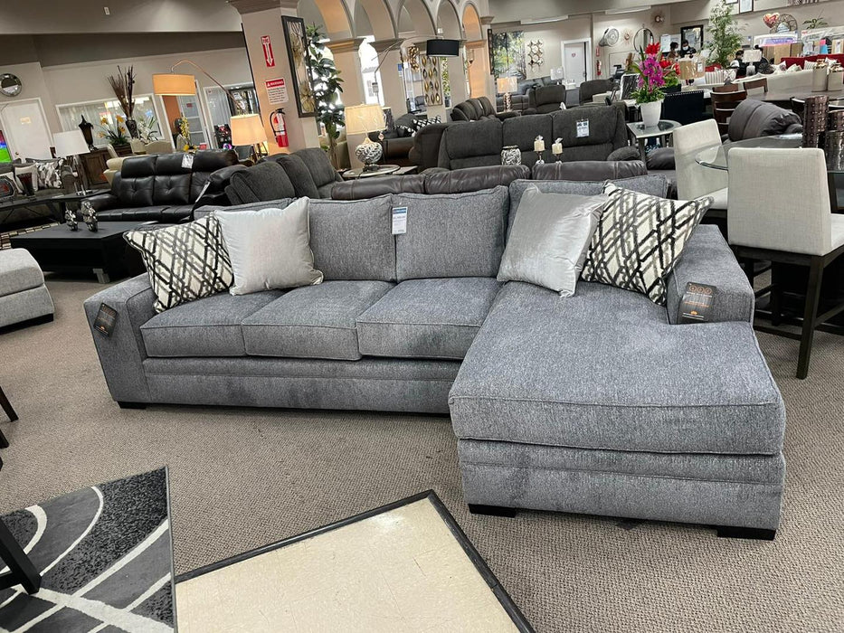 Sara sectional